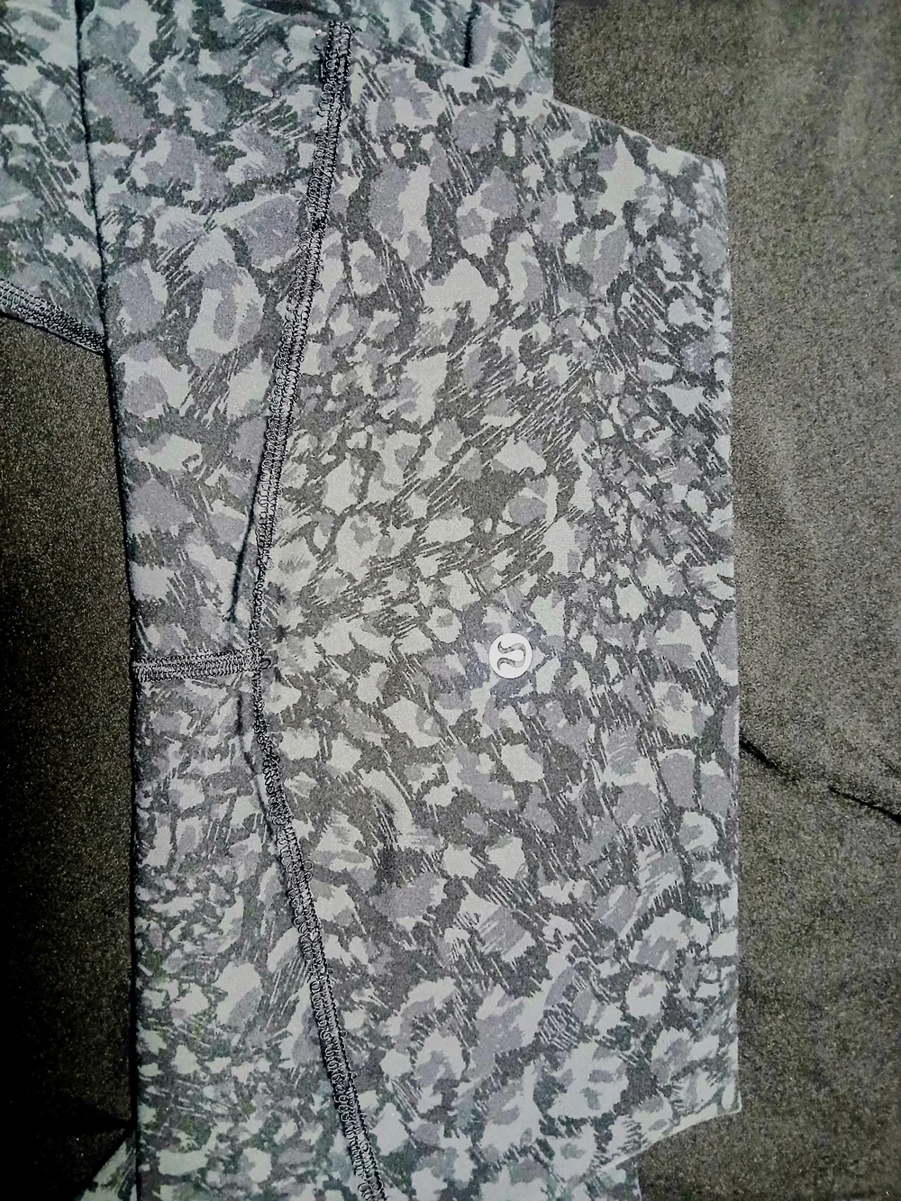 lululemon Black & Gray Abstract Print Leggings